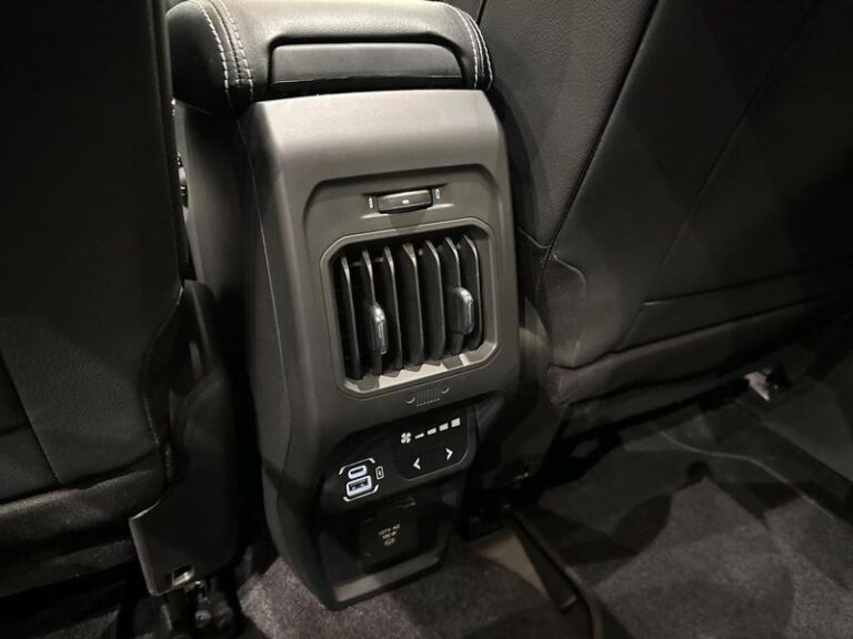 7393615_18_B_63d739ef87